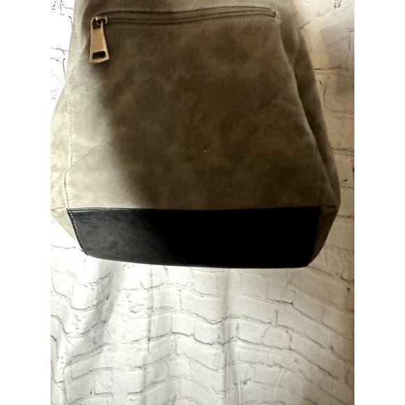 MARC NEW YORK LADIES SHOULDER BAG WITH STUDDED STRAP - GRAY AND BLACK - EUC AND - Picture 8 of 8